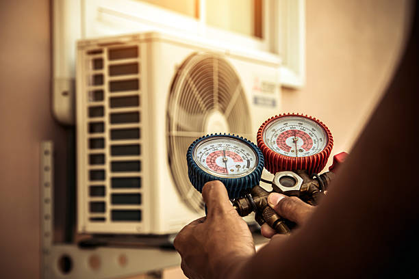 Professional Ac Installation technician working in Rock Hill, NY